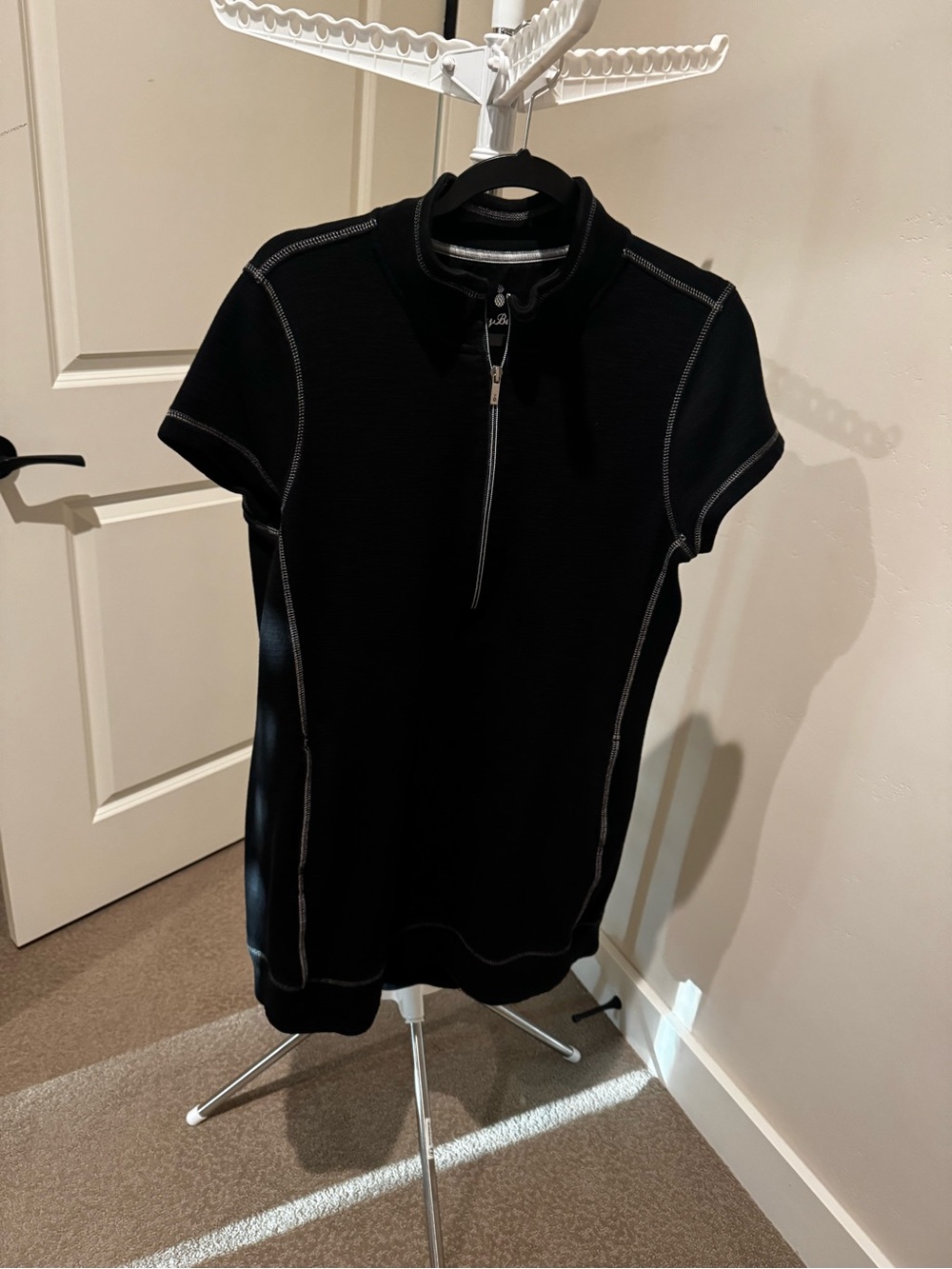 Tommy Bahama Black Short-Sleeve Zip-Up Dress with Contrast Stitching
